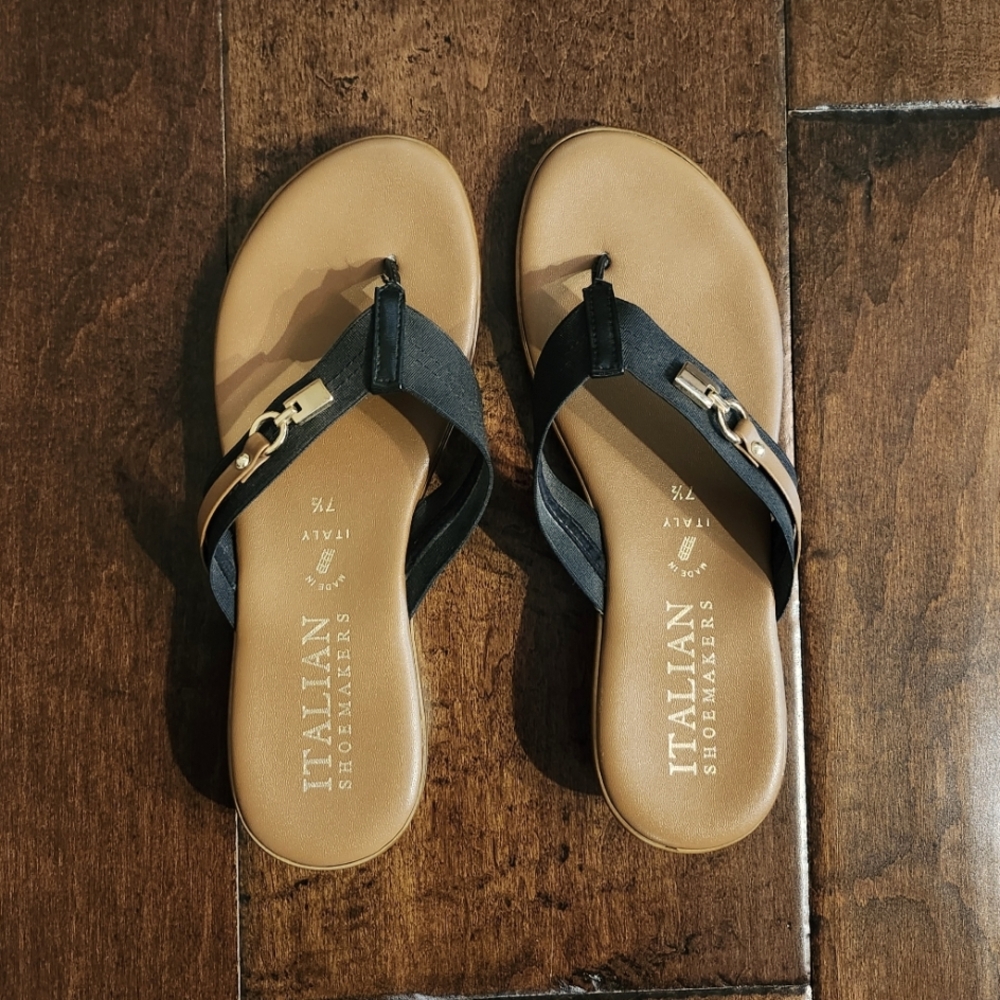 ⬇️🎉Italian Shoemaker Size 7 1/2 Thong Sandals